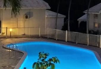 Bungalow dans r  sidence fleurie allows 18 year olds to book a room