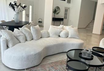 AMORE RESORT allows 18 year olds to book a room