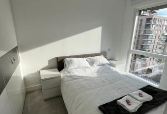 Zencityhomes has Balcony rooms