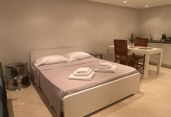 CUORE OPENSPACE allows 18 year olds to book a room