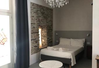 Su Zampillu Apartments allows 18 year olds to book a room