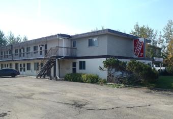 Red Rest Motel has Balcony rooms