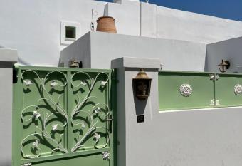 The Priest s Traditional House Kalithies has Balcony rooms