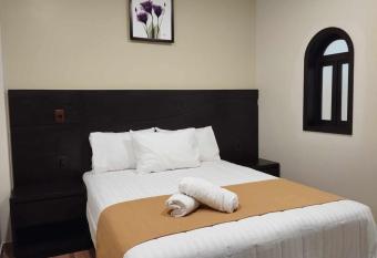 Hotel & Caba  as Malinche has rooms with a private hot tub