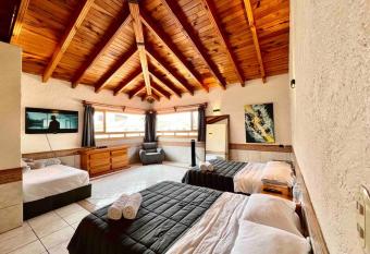 Pedernal 136 Blvd Bernardo Quintana has Balcony rooms