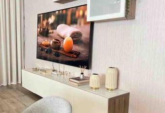 Modern Luxurious 2BR Apartment in Piantini has rooms with a private hot tub