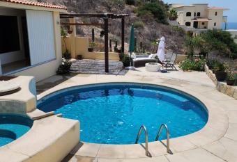 Casa Mar azul, Dream Villa 3br Rancho Cerro Colorado Ocean view has rooms with a private hot tub