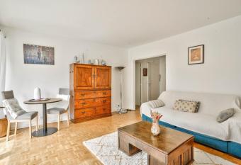 Splendid 1BR Apt in Lazare Hoche has Balcony rooms