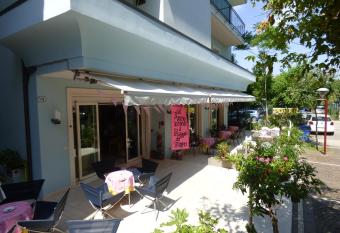 Hotel Poker has Balcony rooms