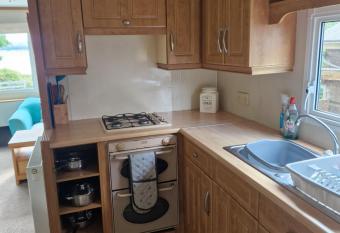 Old Pier View Caravan has Balcony rooms