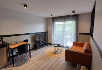 Magnifique appartement    Evian allows 18 year olds to book a room