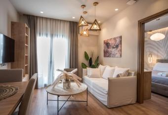 Amalia s Luxury Apartment 1 has Balcony rooms