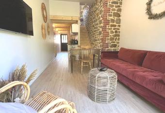 La p   tite barque de Saint-Malo has Balcony rooms