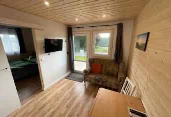 TinyHaus #1 H  lben - Ortsrand - kostenlose Parkpl  tze has Balcony rooms