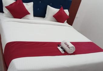RK GRAND LUXURY AC ROOMS allows 18 year olds to book a room