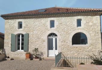 Le jardin des sauges has Balcony rooms