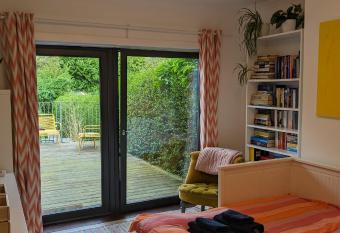 Private room with terrace and free parking has Balcony rooms