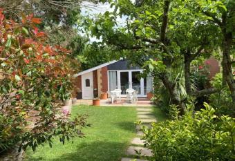 Walnut Cottage allows 18 year olds to book a room