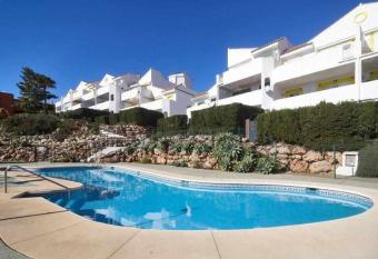 Riviera Fantastico apartamento con gran teraza allows 18 year olds to book a room