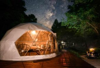 Solace glamping 2 allows 18 year olds to book a room