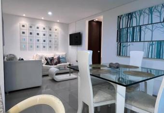 ELEGANTE APTO-ZONA EXCLUSIVA CUCUTA has Balcony rooms