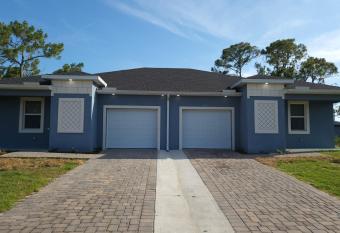 Gold Leaf has Balcony rooms