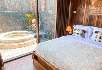 The Toya Bali - Private Room & Jacuzzi has Balcony rooms