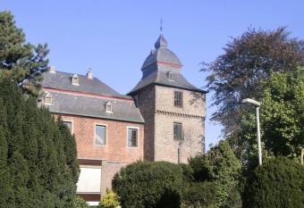 Luxus Schloss/Herrensitz in T  nisvorst has Balcony rooms