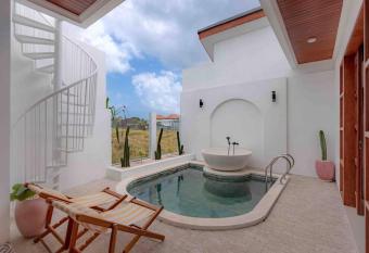 New brand villa in canggu area. Kiki village Paddy Field has rooms with a private hot tub