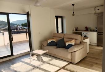   tico en el centro de Estella has Balcony rooms