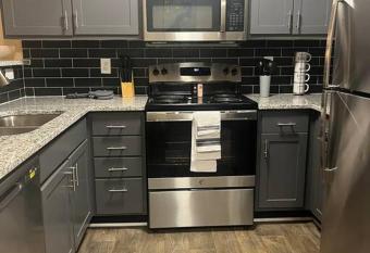 Quiet 2Bd Apt In Harbison allows 18 year olds to book a room