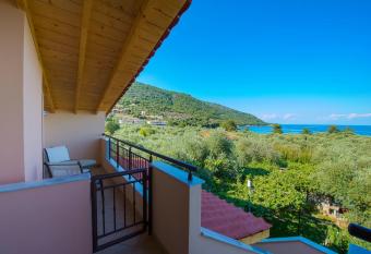 Studios Aspa has Balcony rooms