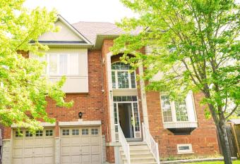 Best staying place in town allows 18 year olds to book a room