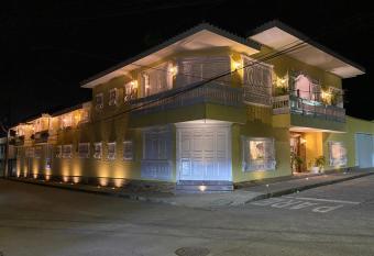 Casa Hotel Las Orquideas has Balcony rooms