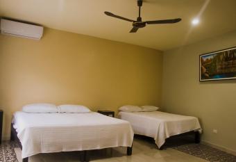 Departamentos Jats uts Naj allows 18 year olds to book a room