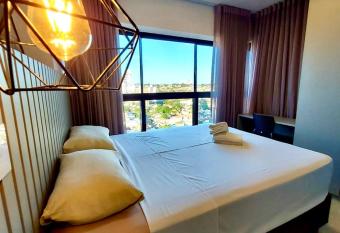 Uma Linda Vista com Quarto Privativo no Ed. Vertigo has Balcony rooms