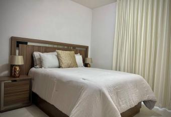 Departamento Longoria 4A allows 18 year olds to book a room