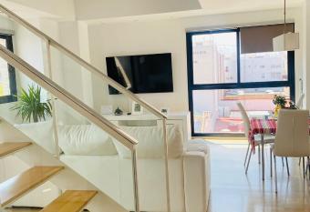 Habitaciones confort allows 18 year olds to book a room