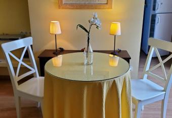 El   tico allows 18 year olds to book a room