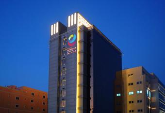 Ramada Encore Al Khobar Corniche-                                               has Smoking rooms
