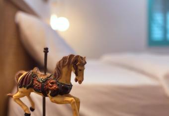 Talpiot Oasis-Louis allows 18 year olds to book a room