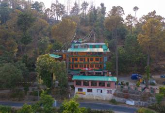 New Dolma Hotel has Balcony rooms