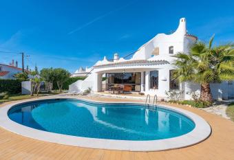 Large Luxury Villa close to beach has Balcony rooms