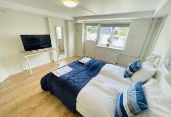 aday - 2 Bedroom apartment close to Aalborg Hospital has Balcony rooms