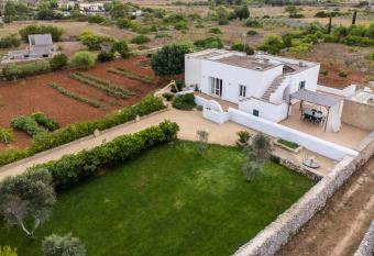 Villa Raffaella has Balcony rooms