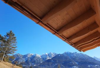 Herzbluad Chalet has Balcony rooms