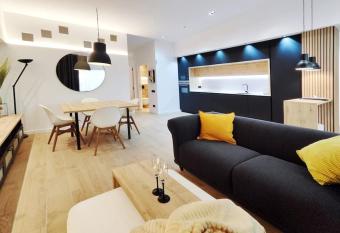 Incre  ble apartamento de lujo en Terrassa has Balcony rooms