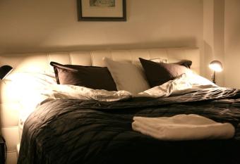 Spacious & refurbished 1 bedroom apartment in suburban Reykjavik has Balcony rooms