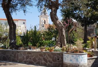 Villa Kalimera has Balcony rooms