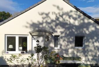Haus im Garten in der N  he von K  ln-Messe has Balcony rooms
